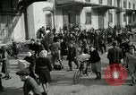 Immagine di Civili tedesco Germania, 1945, secondo 30 filmato di repertorio 65675077882