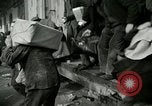 Immagine di Civili tedesco Germania, 1945, secondo 36 filmato di repertorio 65675077882