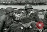 Immagine di East meets West Torgau Germania, 1945, secondo 38 filmato di repertorio 65675077884