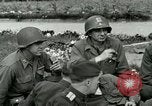 Immagine di East meets West Torgau Germania, 1945, secondo 39 filmato di repertorio 65675077884