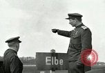 Immagine di East meets West Torgau Germania, 1945, secondo 48 filmato di repertorio 65675077884