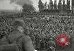 Image Les soldats allemands se rendre à Tangermunde Allemagne Tangermunde, 1945, de la seconde 26 séquences d'archives historiques vidéo 65675077889