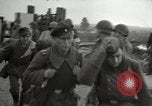Image Les soldats allemands se rendre à Tangermunde Allemagne Tangermunde, 1945, de la seconde 31 séquences d'archives historiques vidéo 65675077889
