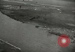 Image Pont endommagé à Tangermunde Allemagne Allemagne Tangermunde, 1945, de la seconde 4 séquences d'archives historiques vidéo 65675077890