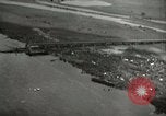 Image Pont endommagé à Tangermunde Allemagne Allemagne Tangermunde, 1945, de la seconde 17 séquences d'archives historiques vidéo 65675077890