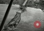 Image Pont endommagé à Tangermunde Allemagne Allemagne Tangermunde, 1945, de la seconde 29 séquences d'archives historiques vidéo 65675077890