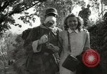 Image Soldats allemands et des civils franchissent la rivière Elbe après abandon de l'Allemagne en Seconde Guerre Mondiale Allemagne Tangermunde, 1945, de la seconde 47 séquences d'archives historiques vidéo 65675077891