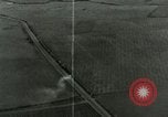 Standbild Bombenabwürfe Orte Italien, 1944, aus Sekunde 11 historischem Filmmaterial Videoclip 65675077896