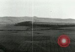 Standbild Bombenabwürfe Orte Italien, 1944, aus Sekunde 15 historischem Filmmaterial Videoclip 65675077896