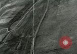 Standbild Bombenabwürfe Orte Italien, 1944, aus Sekunde 17 historischem Filmmaterial Videoclip 65675077896