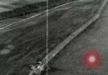Standbild Bombenabwürfe Orte Italien, 1944, aus Sekunde 21 historischem Filmmaterial Videoclip 65675077896
