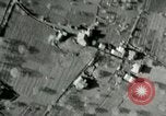 Standbild Bombenabwürfe Attigliano Italien, 1944, aus Sekunde 8 historischem Filmmaterial Videoclip 65675077897