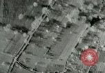 Standbild Bombenabwürfe Attigliano Italien, 1944, aus Sekunde 9 historischem Filmmaterial Videoclip 65675077897