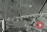 Standbild Bombenabwürfe Attigliano Italien, 1944, aus Sekunde 10 historischem Filmmaterial Videoclip 65675077897