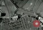 Standbild Bombenabwürfe Attigliano Italien, 1944, aus Sekunde 12 historischem Filmmaterial Videoclip 65675077897