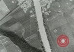Standbild Bombenabwürfe Attigliano Italien, 1944, aus Sekunde 29 historischem Filmmaterial Videoclip 65675077897