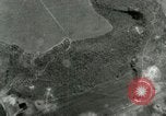 Standbild Bombenabwürfe Attigliano Italien, 1944, aus Sekunde 39 historischem Filmmaterial Videoclip 65675077897