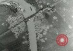 Standbild Bombenabwürfe Attigliano Italien, 1944, aus Sekunde 50 historischem Filmmaterial Videoclip 65675077897