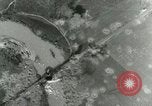 Standbild Bombenabwürfe Attigliano Italien, 1944, aus Sekunde 52 historischem Filmmaterial Videoclip 65675077897