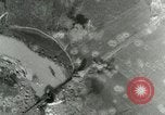 Standbild Bombenabwürfe Attigliano Italien, 1944, aus Sekunde 53 historischem Filmmaterial Videoclip 65675077897