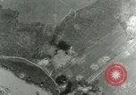 Standbild Bombenabwürfe Attigliano Italien, 1944, aus Sekunde 55 historischem Filmmaterial Videoclip 65675077897