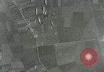 Standbild Bombenabwürfe Orleans Frankreich, 1944, aus Sekunde 23 historischem Filmmaterial Videoclip 65675077898