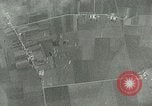 Standbild Bombenabwürfe Orleans Frankreich, 1944, aus Sekunde 27 historischem Filmmaterial Videoclip 65675077898