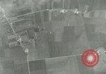 Standbild Bombenabwürfe Orleans Frankreich, 1944, aus Sekunde 28 historischem Filmmaterial Videoclip 65675077898