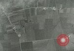 Standbild Bombenabwürfe Orleans Frankreich, 1944, aus Sekunde 29 historischem Filmmaterial Videoclip 65675077898