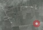 Standbild Bombenabwürfe Orleans Frankreich, 1944, aus Sekunde 31 historischem Filmmaterial Videoclip 65675077898