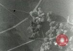 Standbild Bombenabwürfe Orleans Frankreich, 1944, aus Sekunde 38 historischem Filmmaterial Videoclip 65675077898