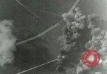 Standbild Bombenabwürfe Orleans Frankreich, 1944, aus Sekunde 41 historischem Filmmaterial Videoclip 65675077898