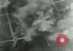 Standbild Bombenabwürfe Orleans Frankreich, 1944, aus Sekunde 49 historischem Filmmaterial Videoclip 65675077898