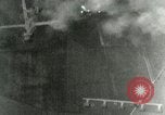Standbild Bombenabwürfe Orleans Frankreich, 1944, aus Sekunde 54 historischem Filmmaterial Videoclip 65675077898