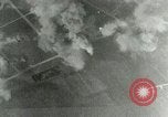 Standbild Bombenabwürfe Orleans Frankreich, 1944, aus Sekunde 59 historischem Filmmaterial Videoclip 65675077898