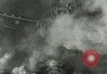 Standbild Bombardierung einen Flugplatz ORLY FRANKREICH, 1944, aus Sekunde 27 historischem Filmmaterial Videoclip 65675077899