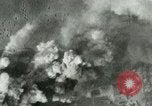 Standbild Bombardierung einen Flugplatz ORLY FRANKREICH, 1944, aus Sekunde 32 historischem Filmmaterial Videoclip 65675077899