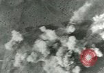Standbild Bombardierung einen Flugplatz ORLY FRANKREICH, 1944, aus Sekunde 35 historischem Filmmaterial Videoclip 65675077899