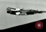 Standbild Bombardierung einen Flugplatz ORLY FRANKREICH, 1944, aus Sekunde 48 historischem Filmmaterial Videoclip 65675077899
