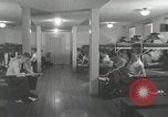 Image Les cadets de l'aviation se détendre dans leurs casernes San Antonio Texas USA, 1950, de la seconde 5 séquences d'archives historiques vidéo 65675077925
