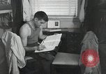 Image Les cadets de l'aviation se détendre dans leurs casernes San Antonio Texas USA, 1950, de la seconde 25 séquences d'archives historiques vidéo 65675077925