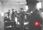 Image Les cadets de l'aviation se détendre dans leurs casernes San Antonio Texas USA, 1950, de la seconde 37 séquences d'archives historiques vidéo 65675077925