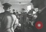 Image Les cadets de l'aviation se détendre dans leurs casernes San Antonio Texas USA, 1950, de la seconde 38 séquences d'archives historiques vidéo 65675077925