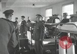 Image Les cadets de l'aviation se détendre dans leurs casernes San Antonio Texas USA, 1950, de la seconde 39 séquences d'archives historiques vidéo 65675077925