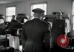 Image Les cadets de l'aviation se détendre dans leurs casernes San Antonio Texas USA, 1950, de la seconde 43 séquences d'archives historiques vidéo 65675077925
