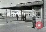 Standbild Aviation Kadetten spielen Golf und Tennis San Antonio Texas USA, 1950, aus Sekunde 18 historischem Filmmaterial Videoclip 65675077926