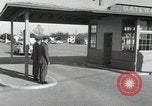 Standbild Aviation Kadetten spielen Golf und Tennis San Antonio Texas USA, 1950, aus Sekunde 25 historischem Filmmaterial Videoclip 65675077926