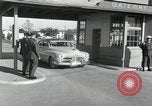 Standbild Aviation Kadetten spielen Golf und Tennis San Antonio Texas USA, 1950, aus Sekunde 28 historischem Filmmaterial Videoclip 65675077926