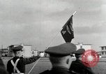 Standbild Aviation Kadetten auf der Parade an der Lackland AFB San Antonio Texas USA, 1950, aus Sekunde 15 historischem Filmmaterial Videoclip 65675077927
