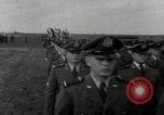 Standbild Aviation Kadetten auf der Parade an der Lackland AFB San Antonio Texas USA, 1950, aus Sekunde 29 historischem Filmmaterial Videoclip 65675077927